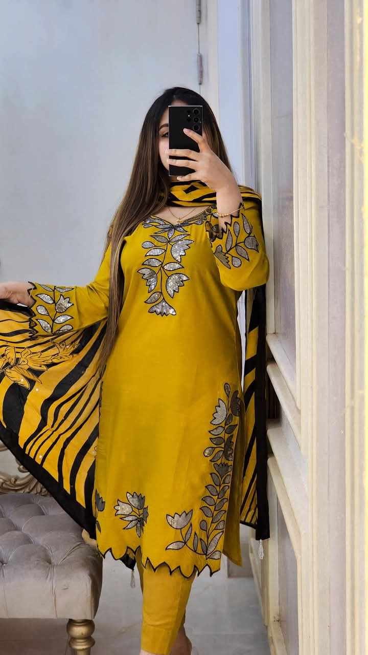 নতুন সিকোয়েন্স ড্রেস